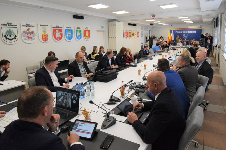 Sesja rady powiatu białostockiego, październik 2022 r.