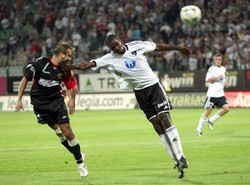 W polskiej ekstraklasie posędziują... Japończycy