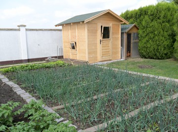 Naša pevačica ima BRDO PARA i vilu, a u dvorištu ima kokošinjac: "Ujutru ustajem i idem da skupim jaja"