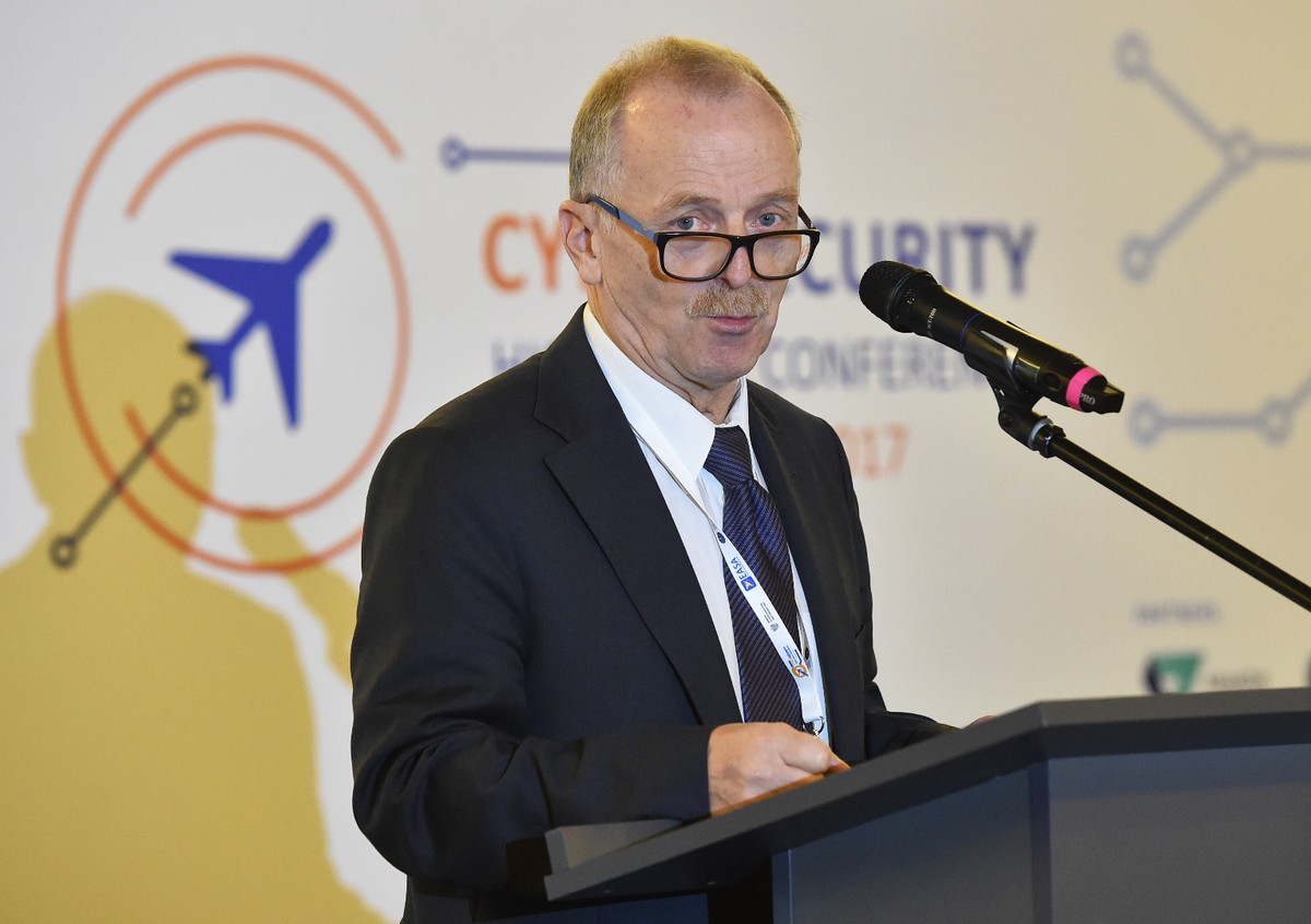 Wiceminister infrastruktury Marek Chodkiewicz