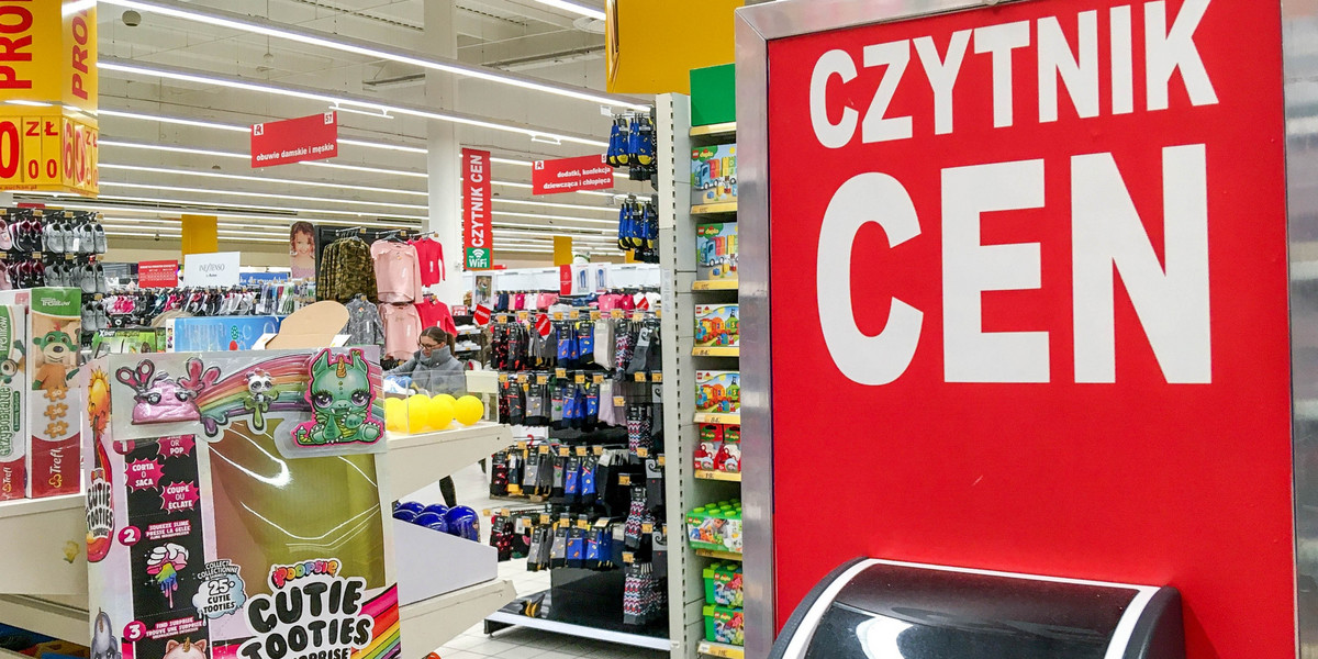 W skład zespołu monitorującego ceny w sklepach internetowych wejdą pracownicy UOKIK, a pracownicy Inspekcji Handlowej skierowani zostali do monitorowania cen w sklepach.