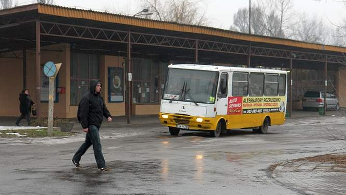 "Dziennik Wschodni": Prezydent Lublina chce kupić od marszałka województwa prawa do użytkowania terenów PKS Wschód obok dworca kolejowego. I zbudować tam duże centrum przesiadkowe.