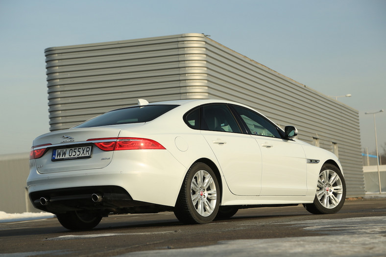 Jaguar XF 3.0 TDV6 R-Sport