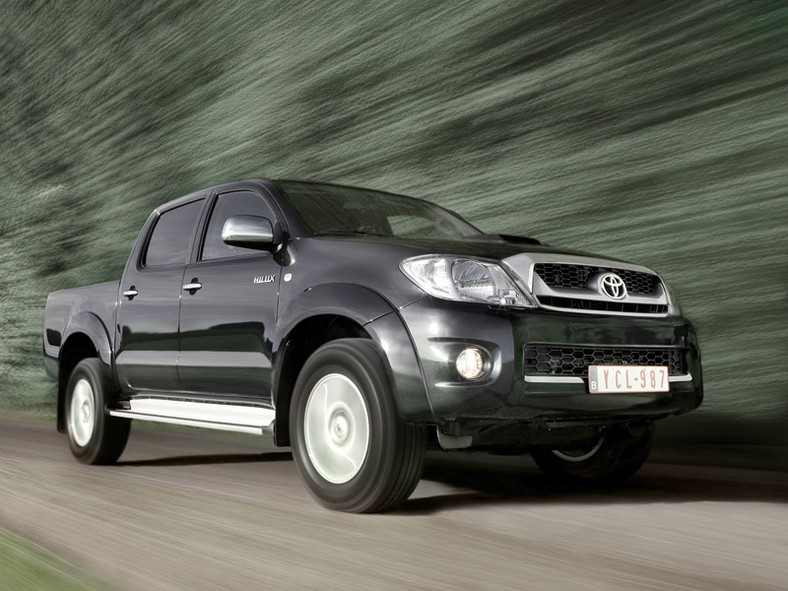 Toyota Hilux: restyling pickupa na nowy rok modelowy