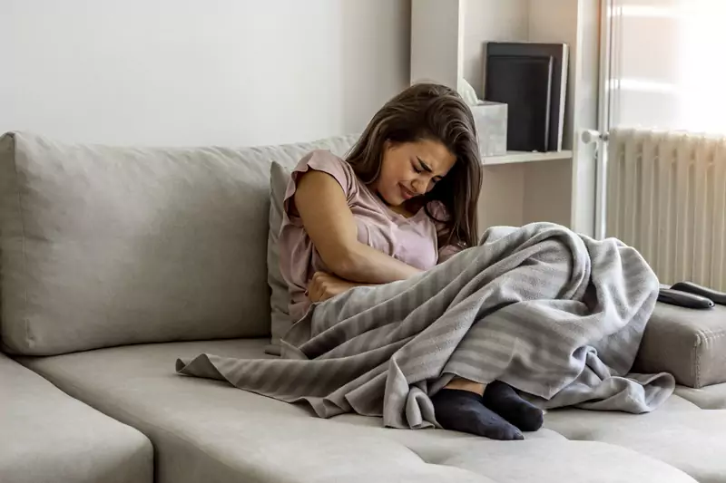 Ból przy endometriozie porównywalny jest do bólów porodowych /Jelena Stanojkovic, Getty Images