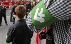 Prokuratura umorzyła śledztwo w sprawie marszu ONR w Białymstoku. Ks. Międlar: Zero tolerancji dla 'żydowskiego tchórzostwa'