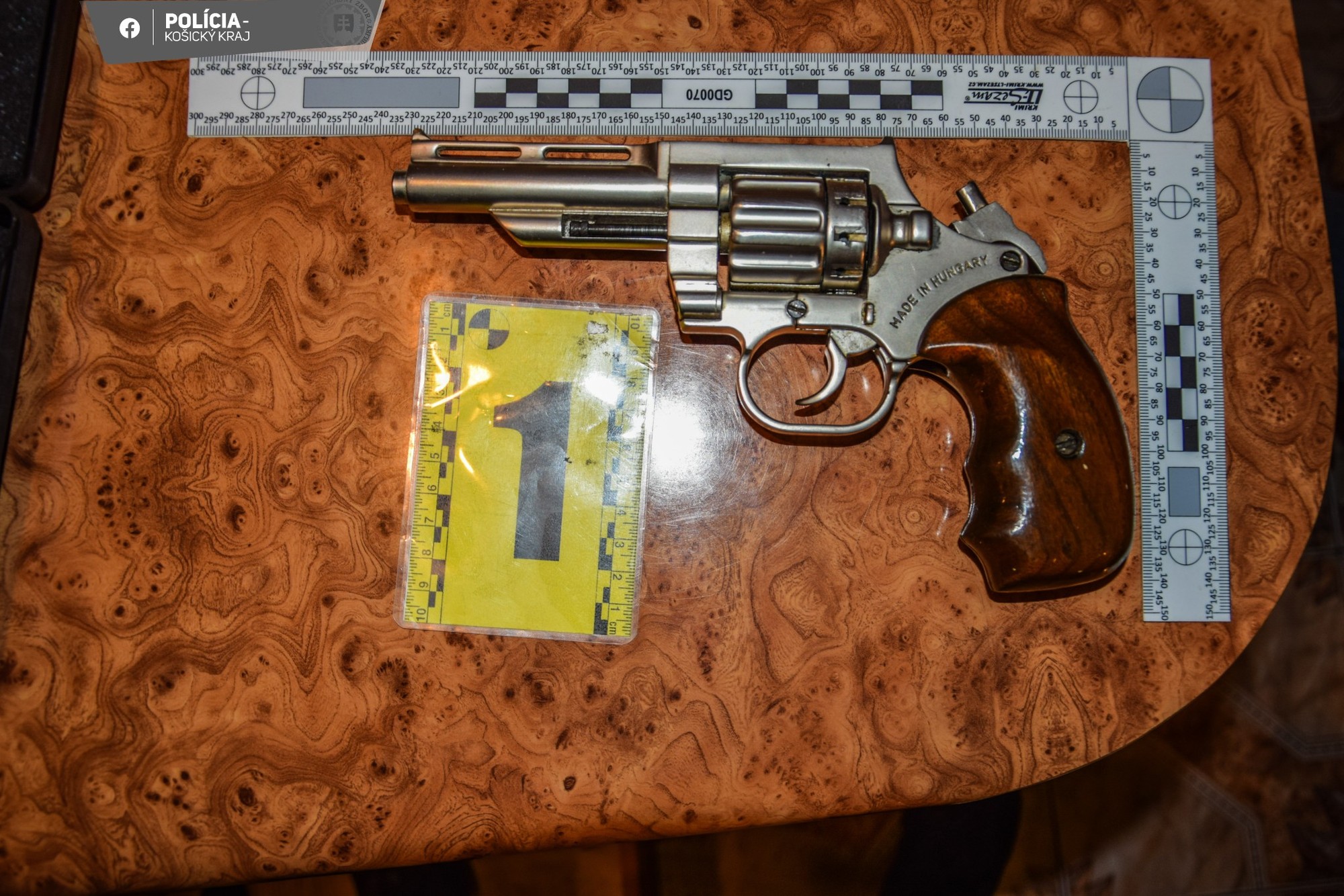 Muž v okrese Trebišov nelegálne prechovával zbrane.