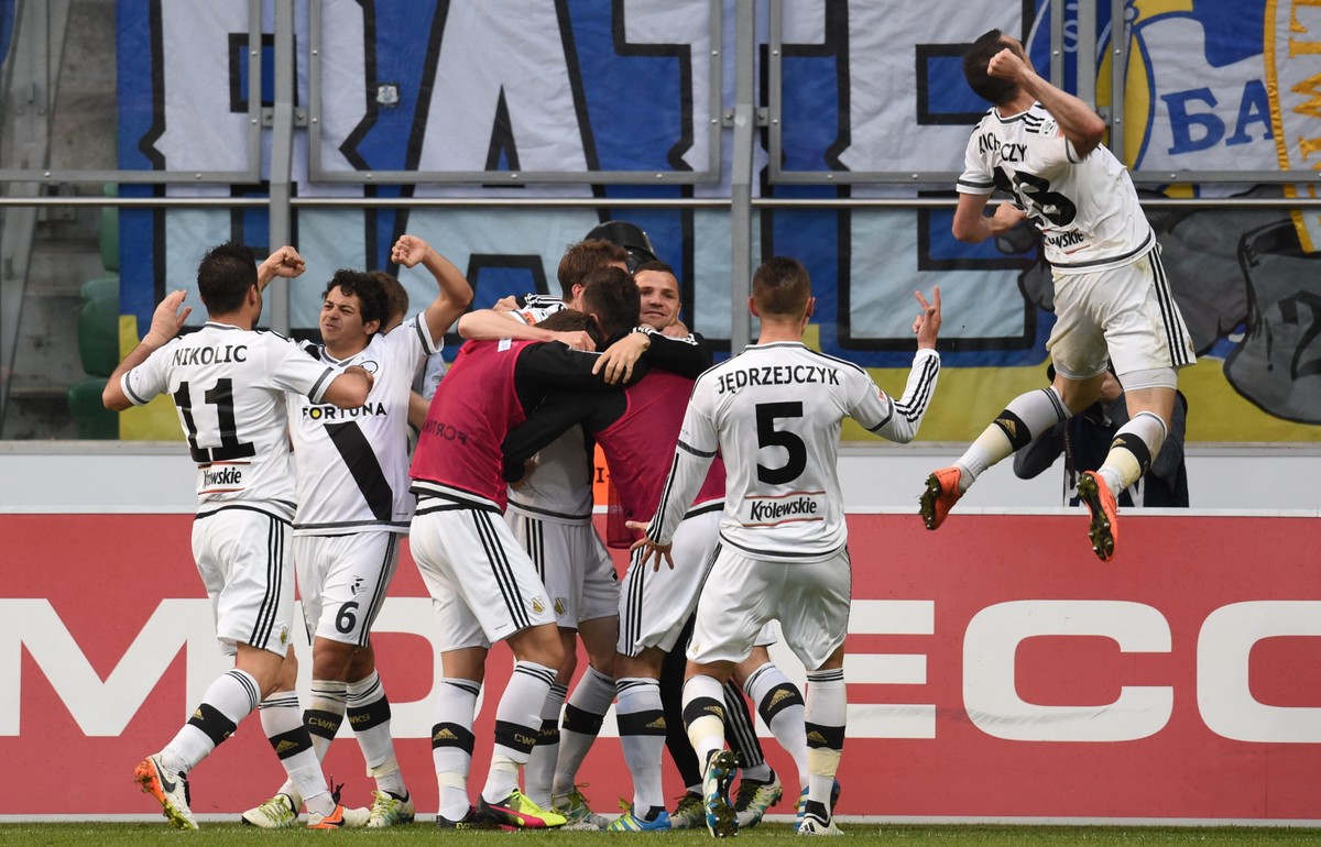 Ekstraklasa: Legia pokazała mistrzowską formę. Piast zebrał baty w stolicy