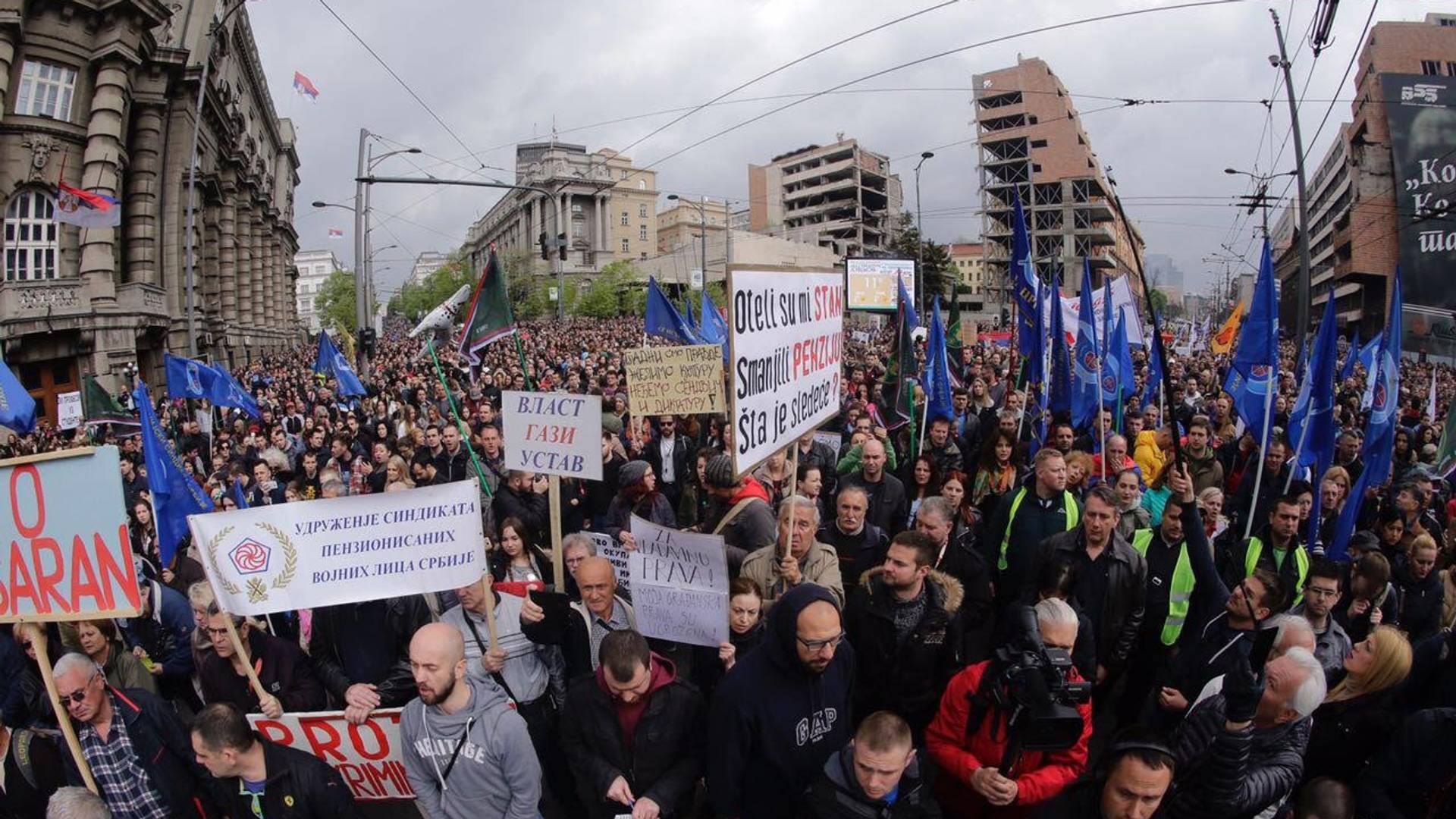 Vojska, policija i studenti "protiv diktature"