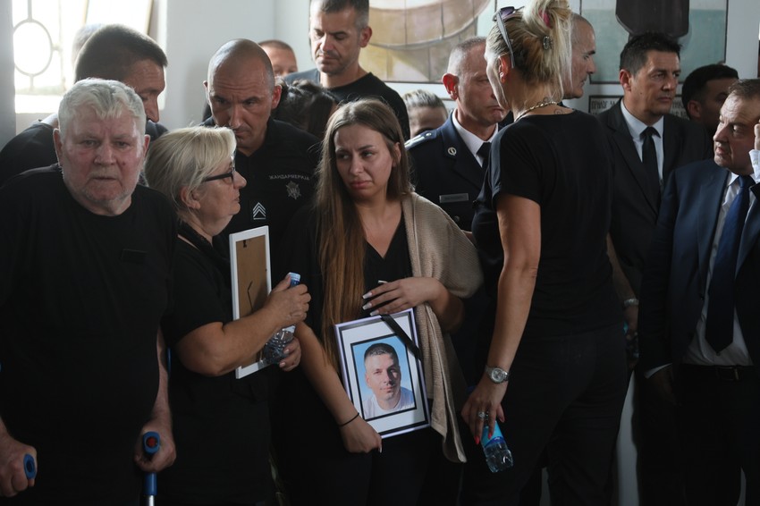 Sahrana policajca Nikole Krsmanovića Loznica