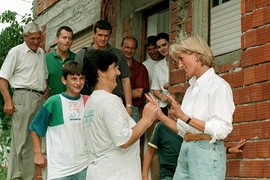 Tri nedelje pre nego što je POGINULA Dajana je POSETILA BOSNU iako su joj govorili da je OPASNO i to je IZGLEDALO OVAKO: Prvi put probala BOSANSKU KAFU, susret sa jednom devojčicom je GANUO DO SUZA