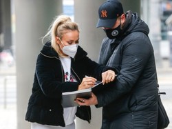 Sztuczna twarz? Nieee! 45-letnia Sonia Bohosiewicz pokazała, co chowa pod maseczką. FOTO