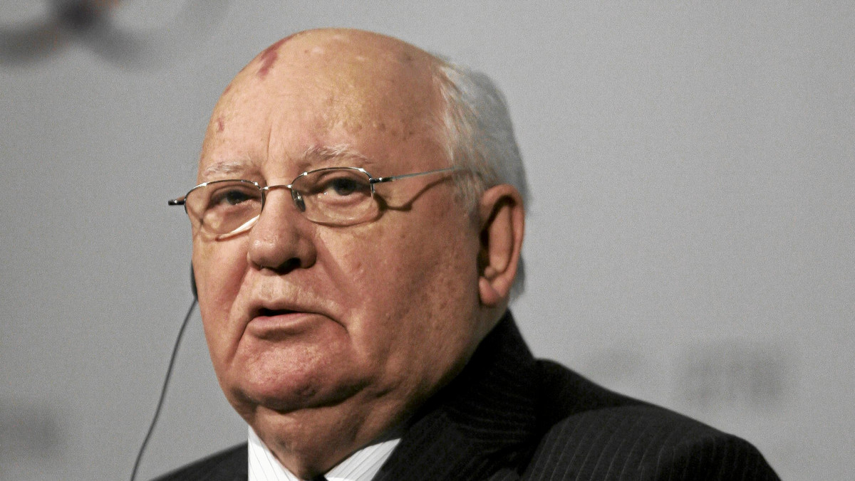 Odtajniony po 30 latach dokument z brytyjskich archiwów opisuje, jak w 1984 roku Michaił Gorbaczow, wówczas wschodząca gwiazda radzieckiej wierchuszki, zajrzał będąc w Londynie do siedziby premiera, łamiąc zasady protokołu - i nieźle się przy tym bawiąc.