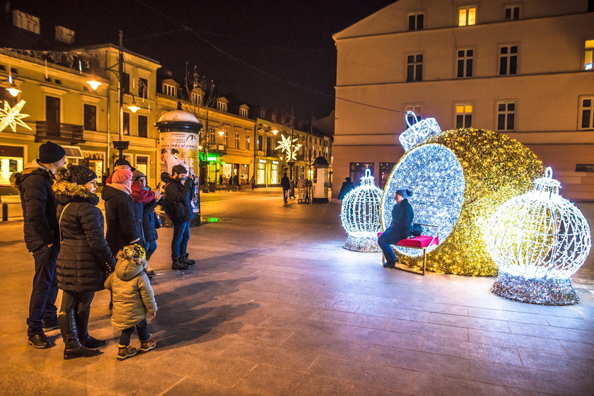 Świąteczna iluminacja na Piotrkowskiej w Łodzi