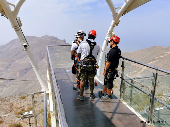 Najdłuższa tyrolka na świecie Zipline Jebel Jais w regionie Ras al-Chajma, ZEA