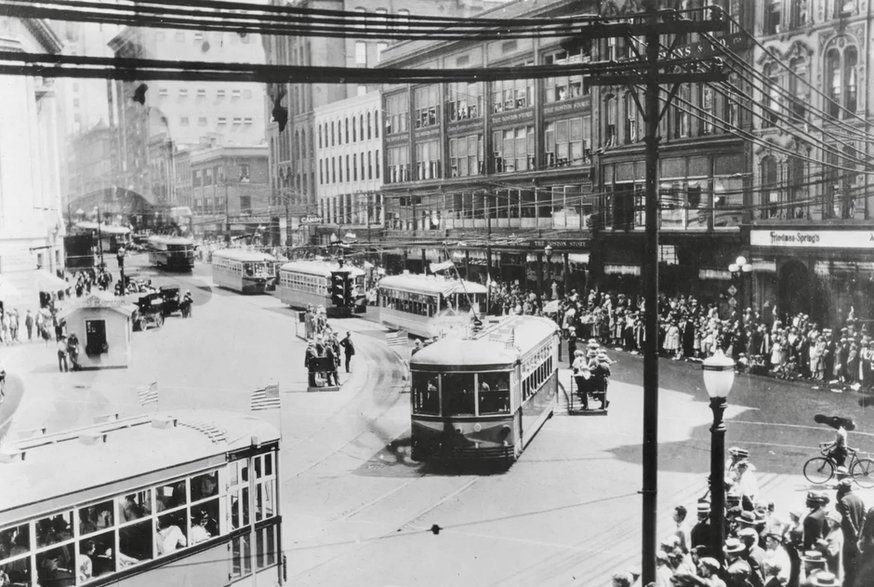 Zelektryfikowane tramwaje w mieście Grand Rapids w stanie Michigan