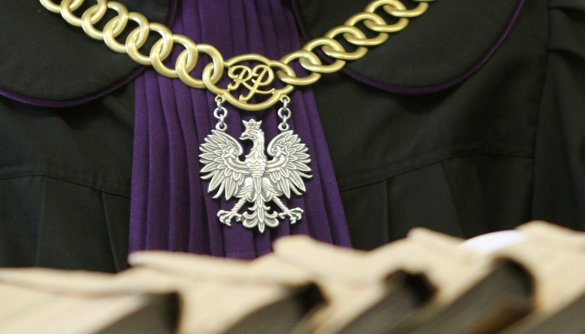 18 lat więzienia za zabójstwo ojca głośnikiem w Ostrowi Mazowieckiej