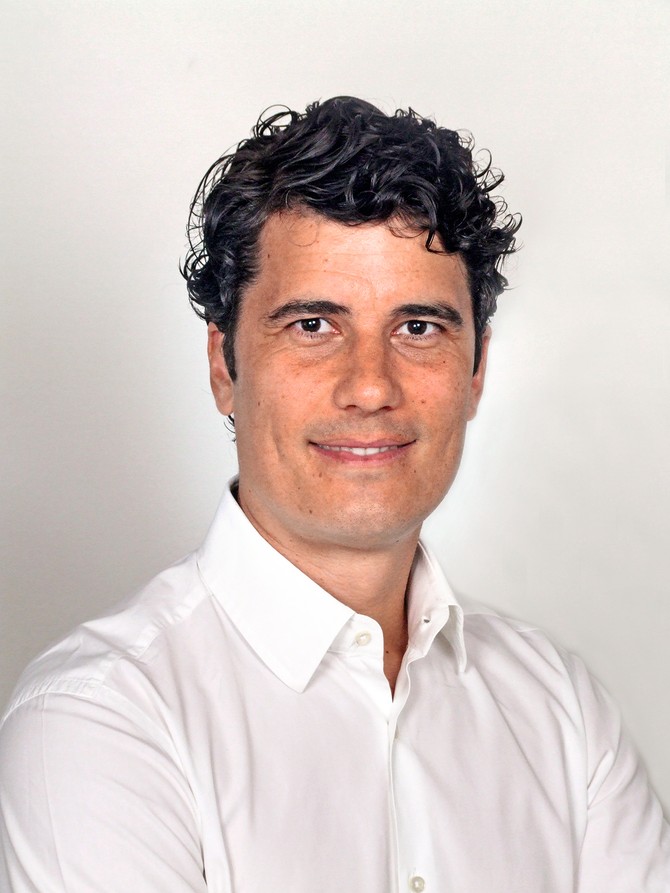 Dr Marko Čubrilo: Savetuje se prestanak pušenja, lečenje visokog holesterola u krvi, viskog krvnog pritiska i dijabetesa, fizička aktivnost, održavanje adekvatne telesne težine, kontrola stresa i zdrava ishrana