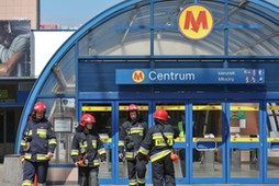 WARSZAWA METRO ZAMKNIETE STACJE GAZ