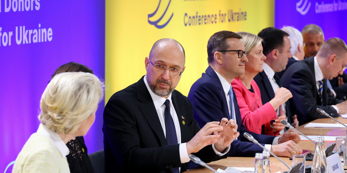 Przewodnicząca Komisji Europejskiej Ursula von der Leyen, premier Ukrainy Denys Szmyhal, premier Polski Mateusz Morawiecki, premier Szwecji Magdalena Andersson