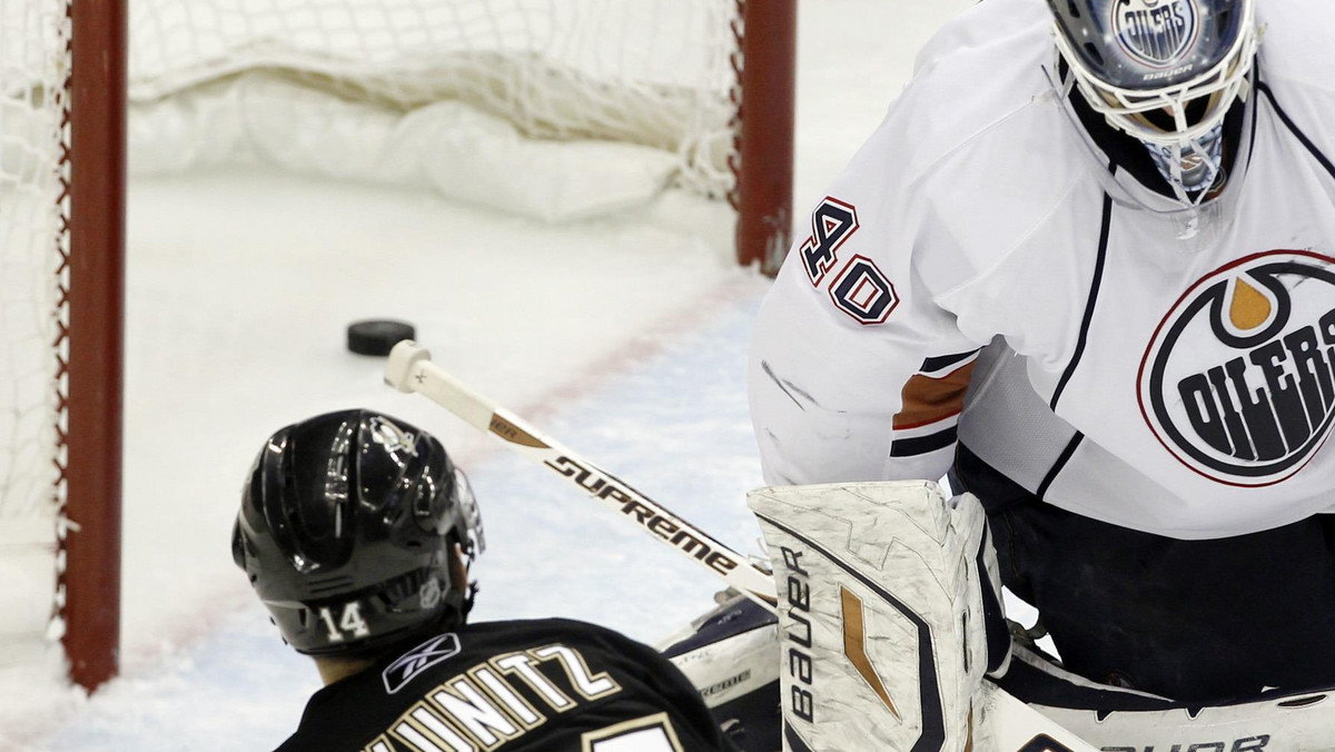 Pokonanie Edmonton Oilers znacznie przybliżyło Pittsburgh Penguins do objęcia pozycji lidera w Konferencji Wschodniej. Pingwiny wygrały 5:1 i tracą tylko trzy punkty do Philadelphia Flyers.