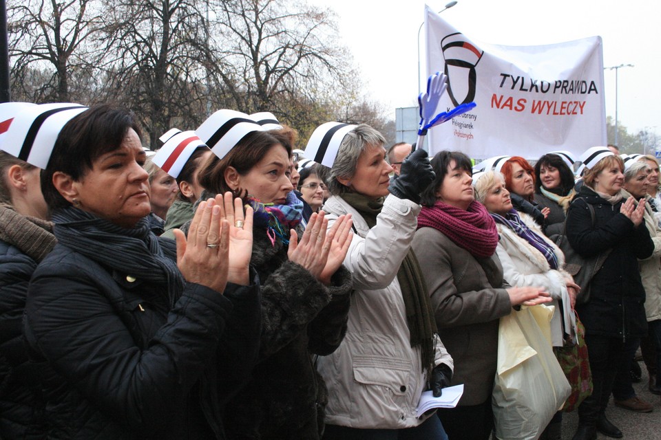 Pielęgniarki i położne protestowały przed Urzędem Marszałkowskim w Gdańsku