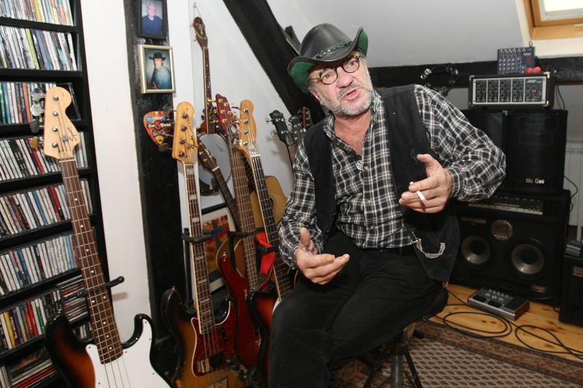 Izložba je postavljena u beogradskoj Galeriji 73: Aleksandar Cvetković