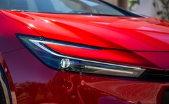 Nowa Toyota Corolla taniej i od ręki. Kusi ceną i hybrydą 5. generacji