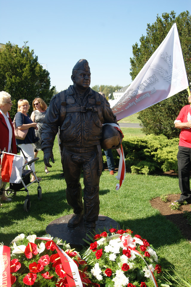 Uroczyste odsłonięcie pomnika gen. Andrzeja Błasika