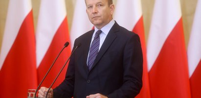 Ekstra nagrody dla ludzi Radziwiłła. Były minister zadbał o swoich