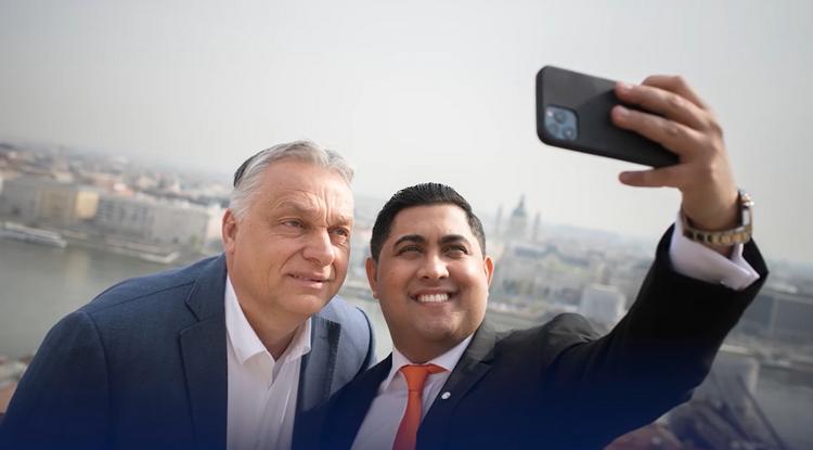 Orbán Viktor és Kis Grófo