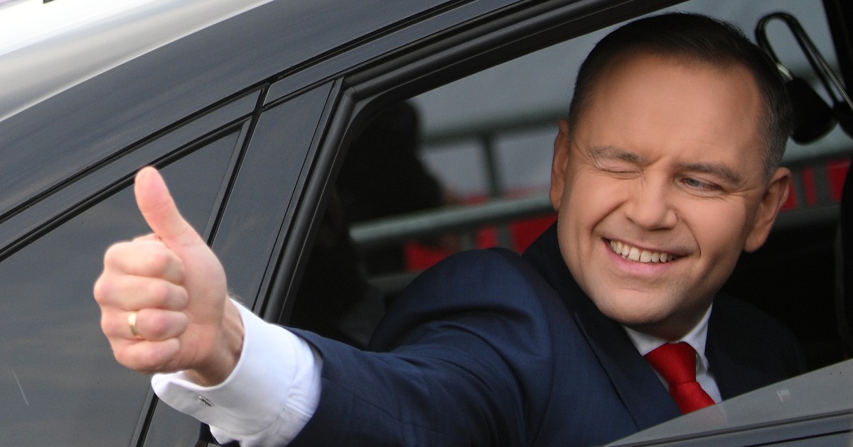 Nawrocki to marzenie każdego pisarza. Jego życiorys to gotowa powieść [OPINIA]