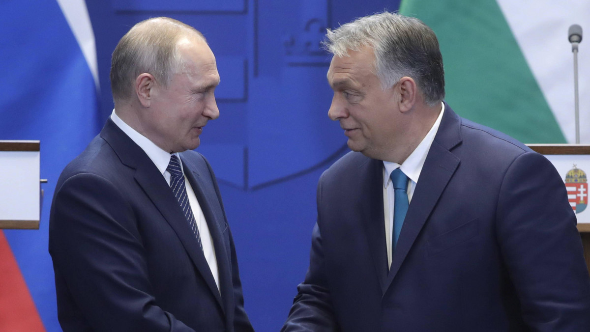 Jak Viktor Orbán flirtuje z Rosją, żeby umocnić się u władzy [ANALIZA]