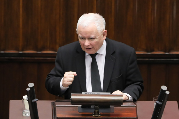 Prezes PiS Jarosław Kaczyński przemawia na sali obrad Sejmu w Warszawie.