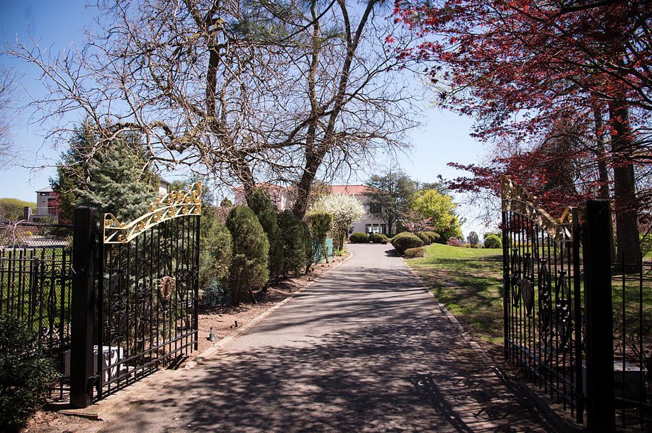 Welcome to 75 Bluff Road, a New Jersey Gold Coast mansion sitting right on the Hudson Palisades.