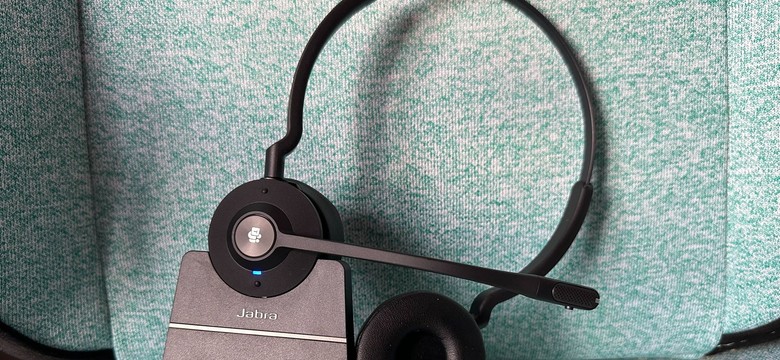 Bezprzewodowe słuchawki, w których możesz być daleko od komputera. Oto Jabra Engage 55