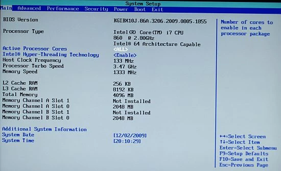 Typowy dla Intela układ menu BIOS-u