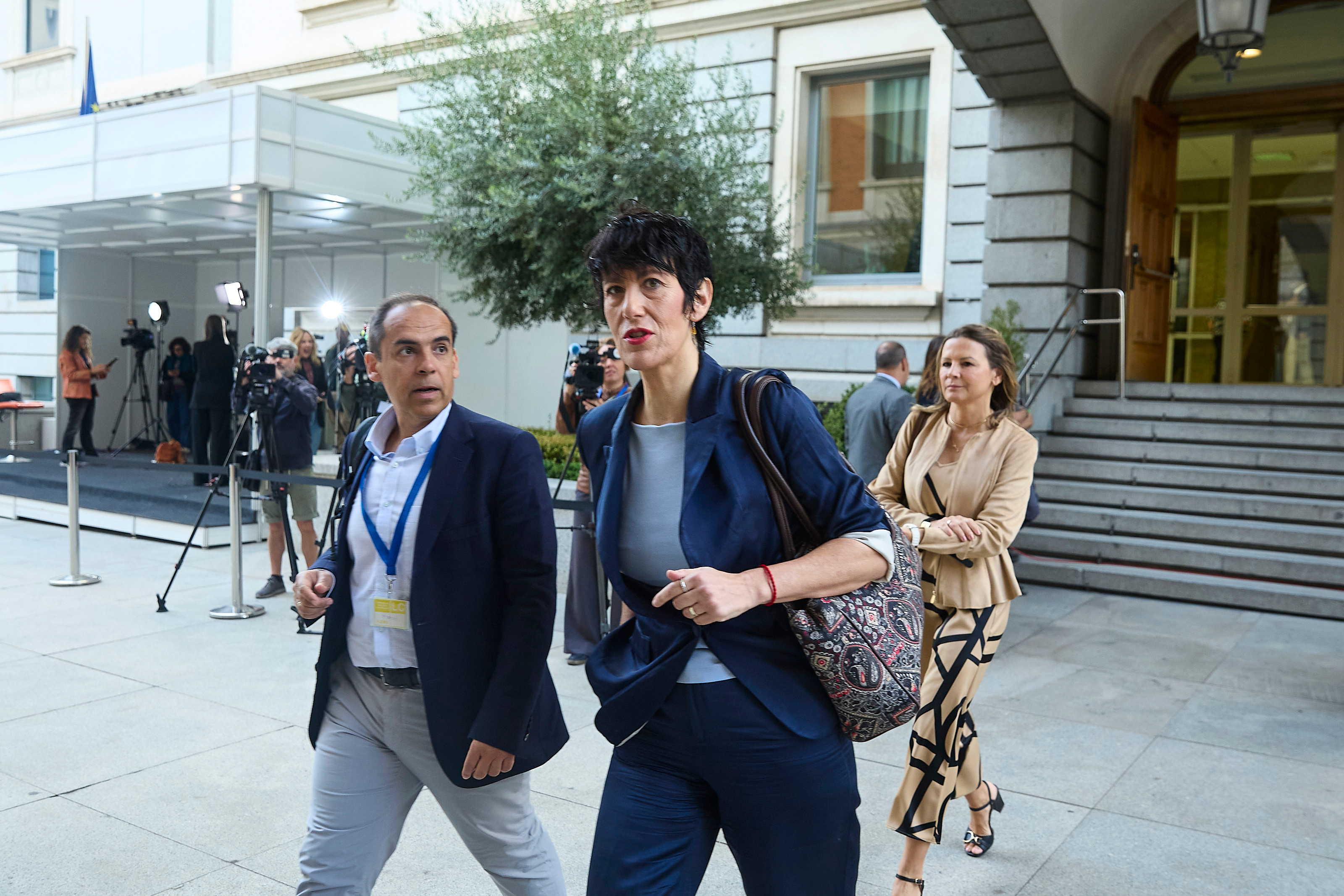 Saiz acusa al PP de racismo: empresas y Episcopal rechazan posturas