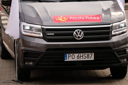 Poczta Polska zaczyna przesiadać się na elektryczne auta. Na razie kupi ich kilkadziesiąt