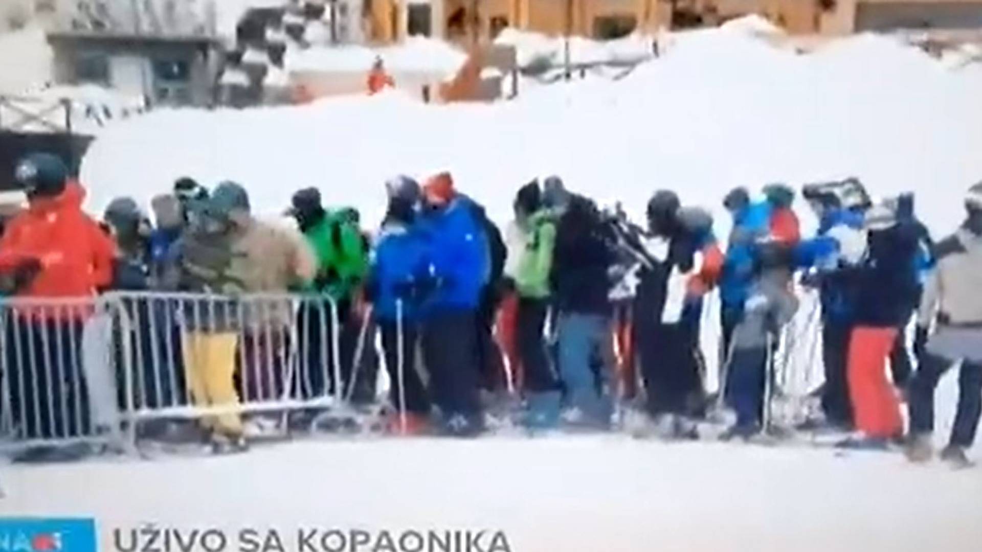 Počela je sezona skijanja na Kopaoniku i već imamo prizore od kojih smo se i prošle godine ježili