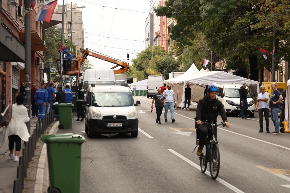 Šatori i ozvučenje u Takovskoj