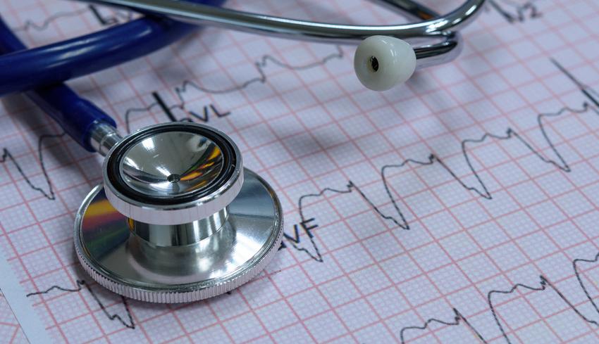 EKG magas vérnyomás esetén fenyőtűk kezelik a magas vérnyomást