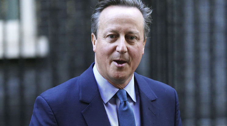 Külügyminiszterként tér vissza David Cameron /fotó: MTI/AP/PA/James Manning