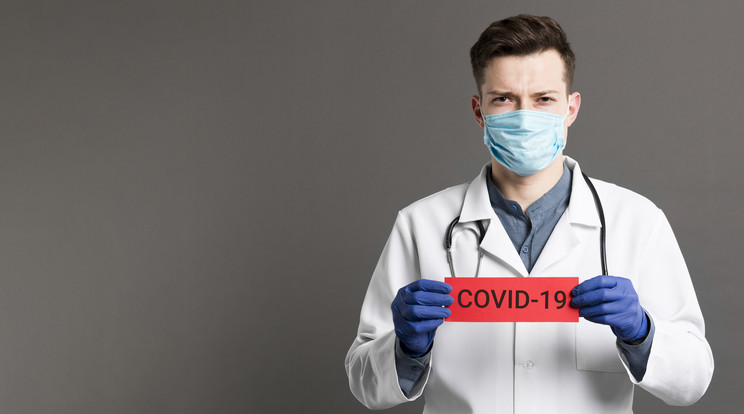 Közben hétfőn az országban újabb 49 személynél diagnosztizálták a Covid-19 betegség kórokozóját, /Illusztráció: Freepik
