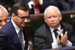 PiS słabnie i dziś straciłby władzę. NOWY SONDAŻ dla DGP i RMF FM