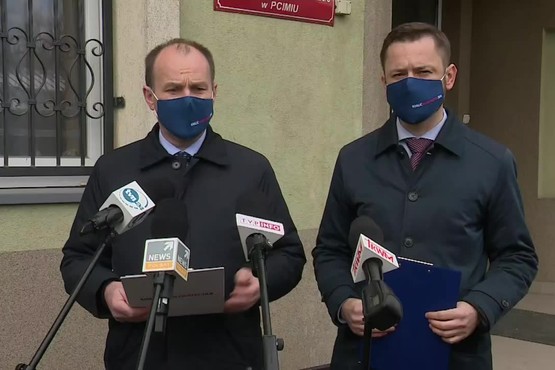 Politycy KO na kontroli w Pcimiu. Mieszkańcy zakłócili konferencję