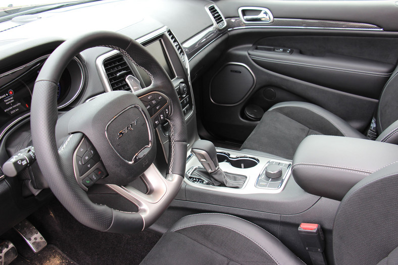 Jeep Grand Cherokee SRT – SUV jakich mało