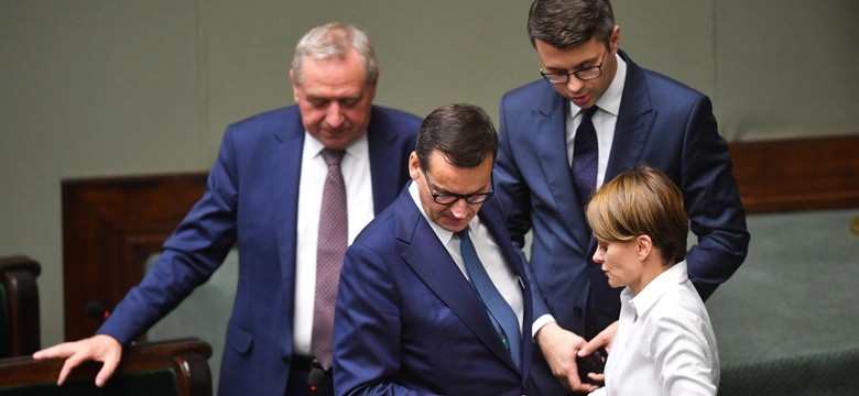 Minister odpowiada na pytania posłów o dzierżawę ziemi. Chodzi o brata odwołanego wiceministra