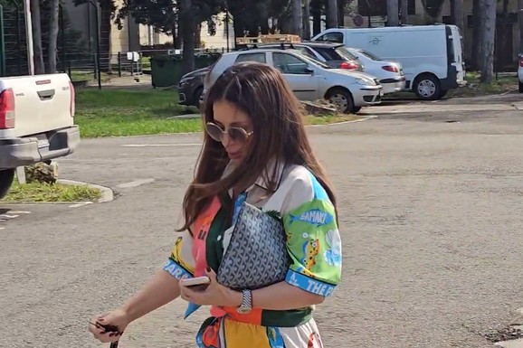 PEVAČICA ŽIVI U VILI NA BEŽANIJI Komšije iz rodnog Užica otkrili da li ih je nekad ugostila u svom luksuznom domu: "Bili smo joj podrška"