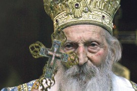 Sveštenik ponudio patrijarhu Pavlu vožnju u svom SKUPOCENOM MERCEDESU, pa dobio odgovor koji ze zaboleo više od NAJJAČEG ŠAMARA